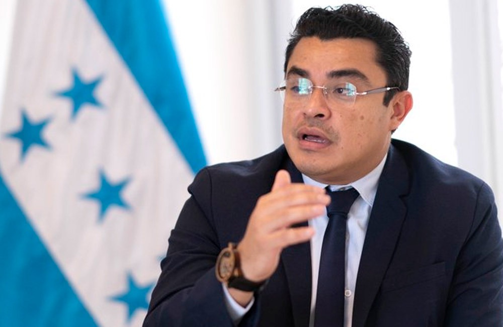 Vicecanciller Gerardo Torres denuncia que &ldquo;gente con precio y desprecio por la patria&rdquo;...